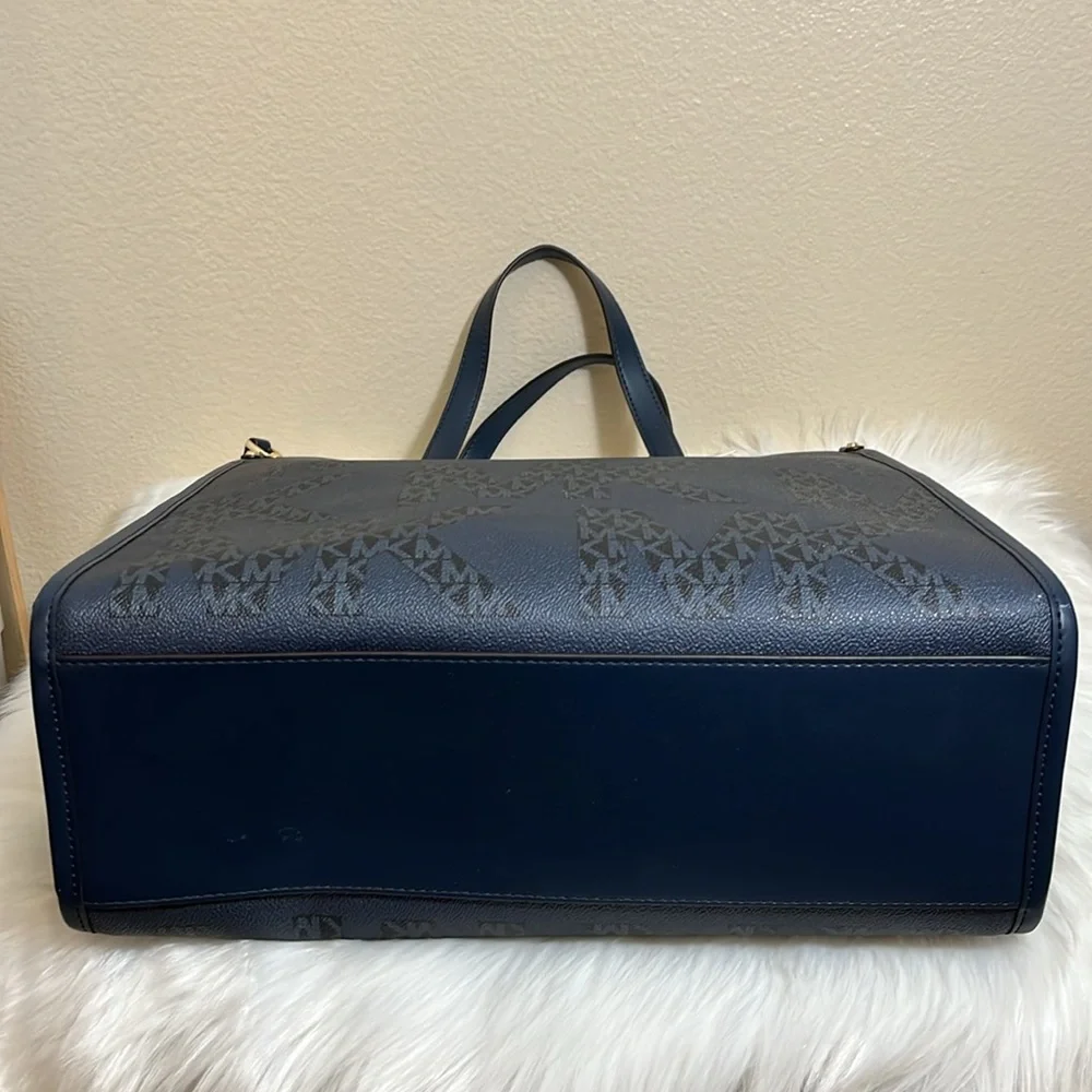 NWT Michael Kors Maple Admiral Blue LG Tote
